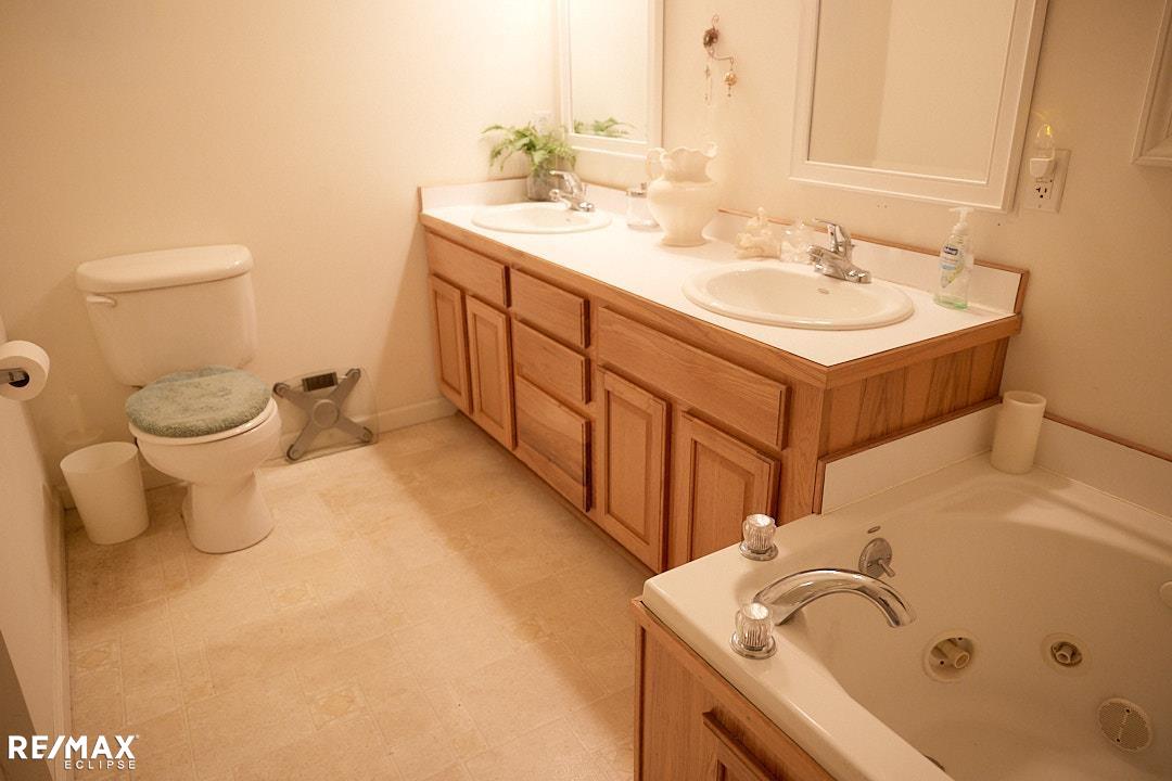 1079 South Graham Road Flint, MI 48532 - Photo 23 of 50