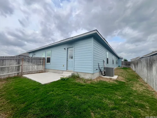 $1,450 | 3406 Lindsay Lane, Seguin, TX 78155