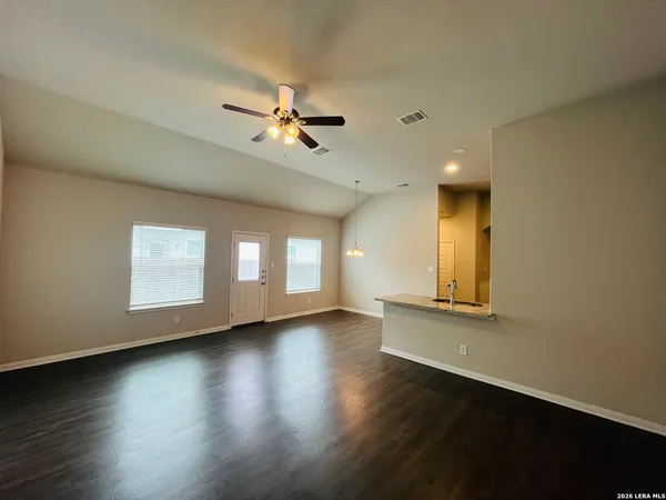 $1,450 | 3406 Lindsay Lane, Seguin, TX 78155