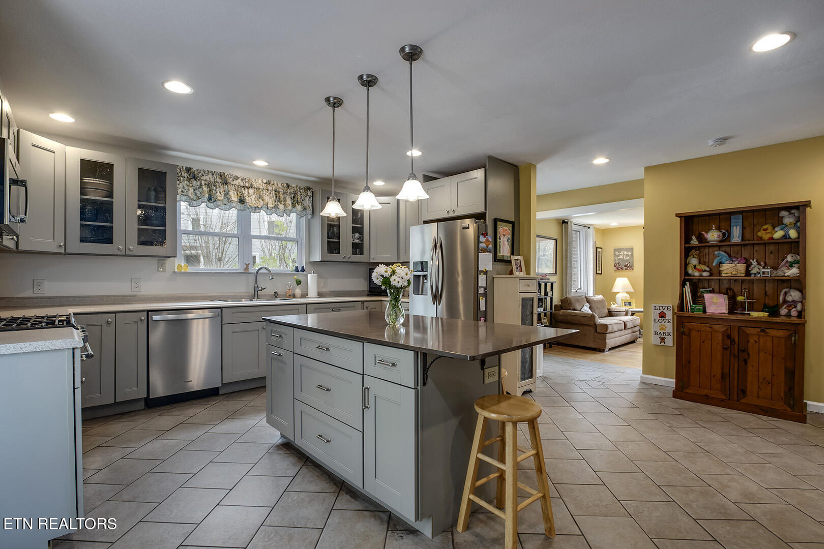 123 Orchard Road Norris, TN 37828 - Photo 17 of 52 17_OrchardRoad_123_Kitchen02