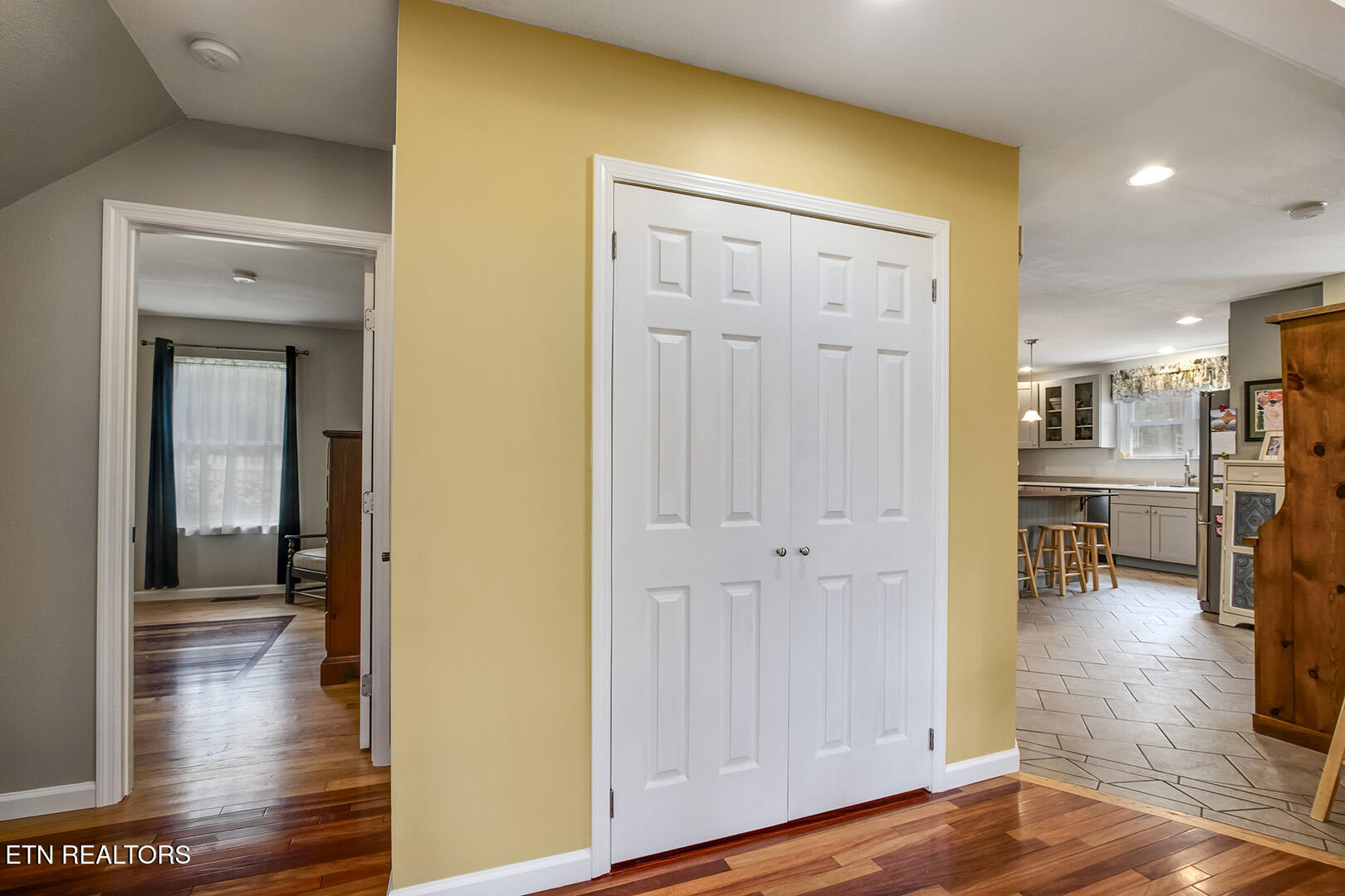 123 Orchard Road Norris, TN 37828 - Photo 24 of 52 24_OrchardRoad_123_MasterEntry-Laundry01