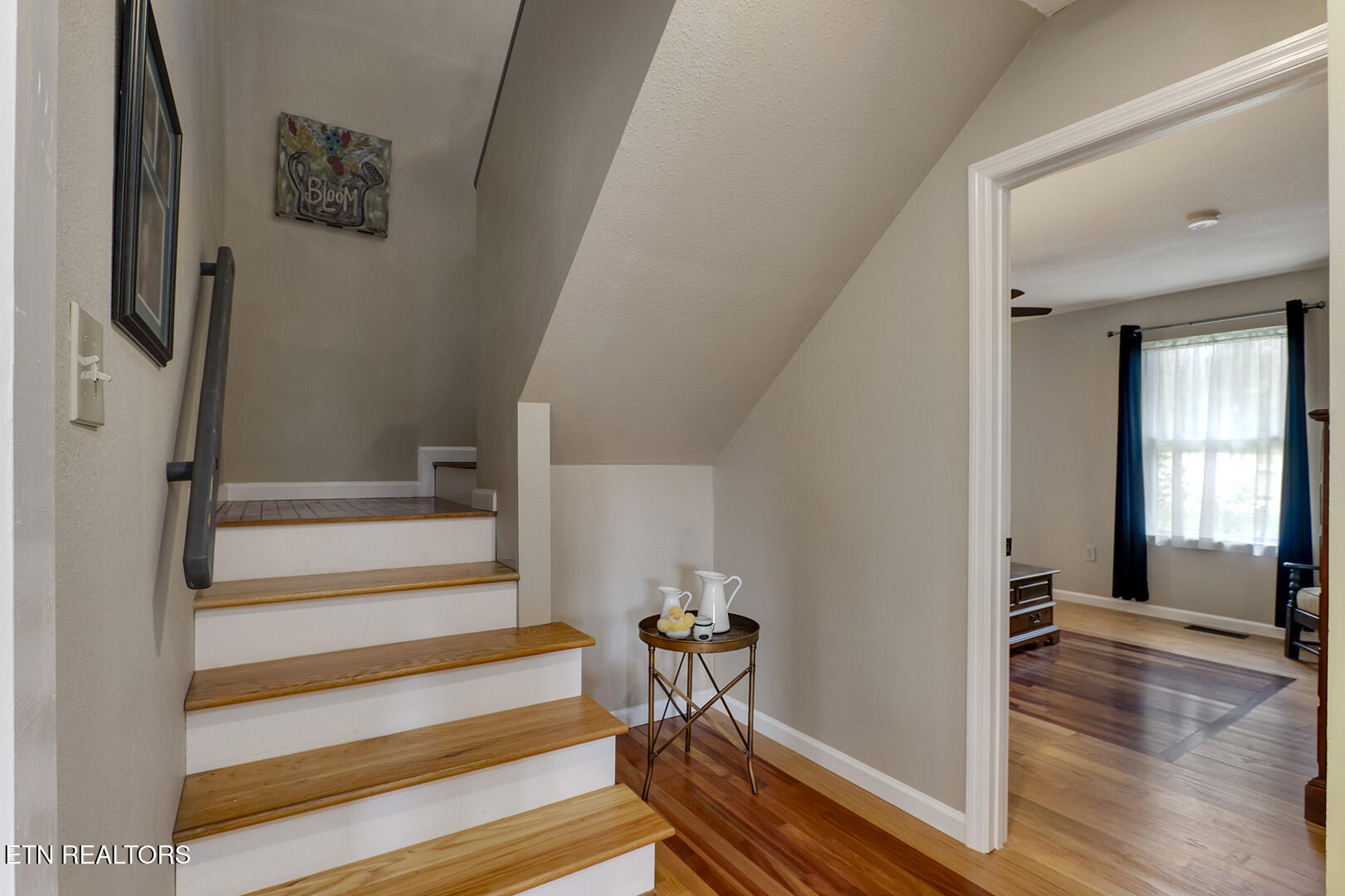 123 Orchard Road Norris, TN 37828 - Photo 29 of 52 29_OrchardRoad_123_StairsUp-MasterEntry