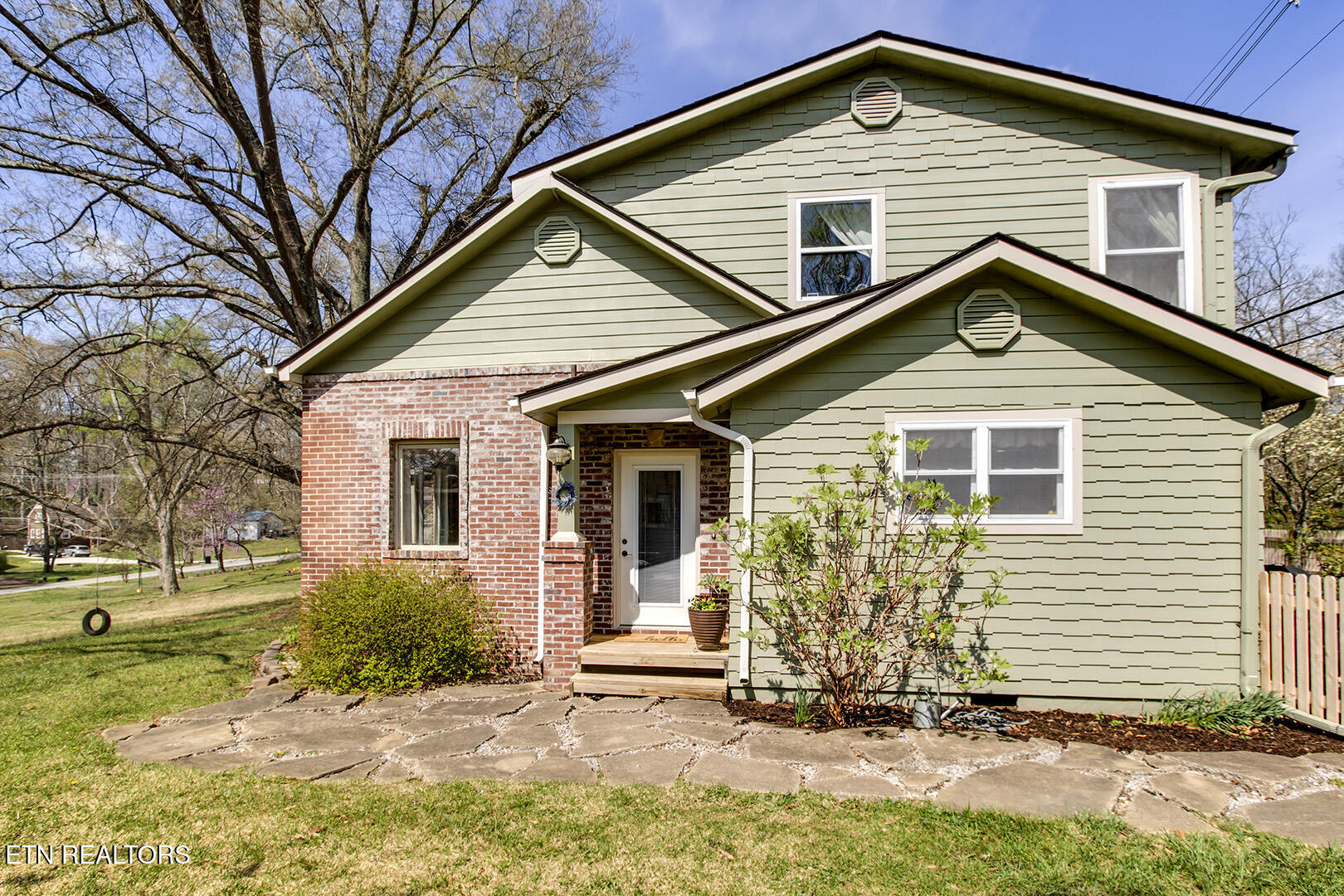 123 Orchard Road Norris, TN 37828 - Photo 3 of 52 11_OrchardRoad_123_SideEntry