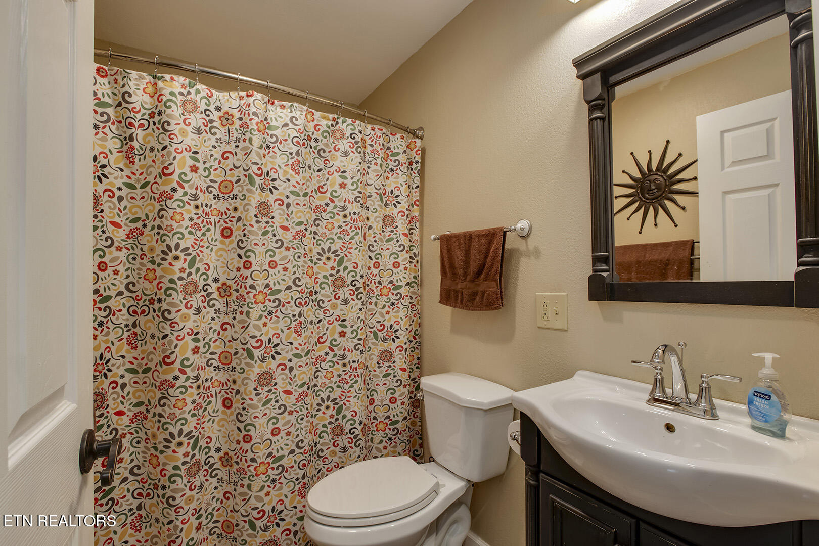 123 Orchard Road Norris, TN 37828 - Photo 34 of 52 34_OrchardRoad_123_GuestBath