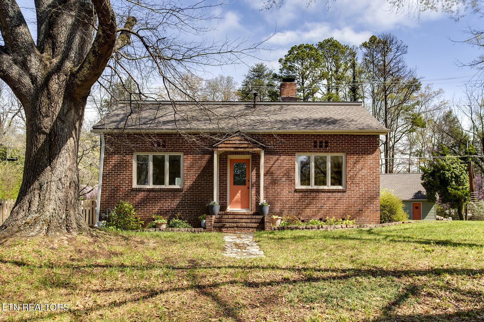 123 Orchard Road Norris, TN 37828 - Photo 5 of 52 01_OrchardRoad_123_Front