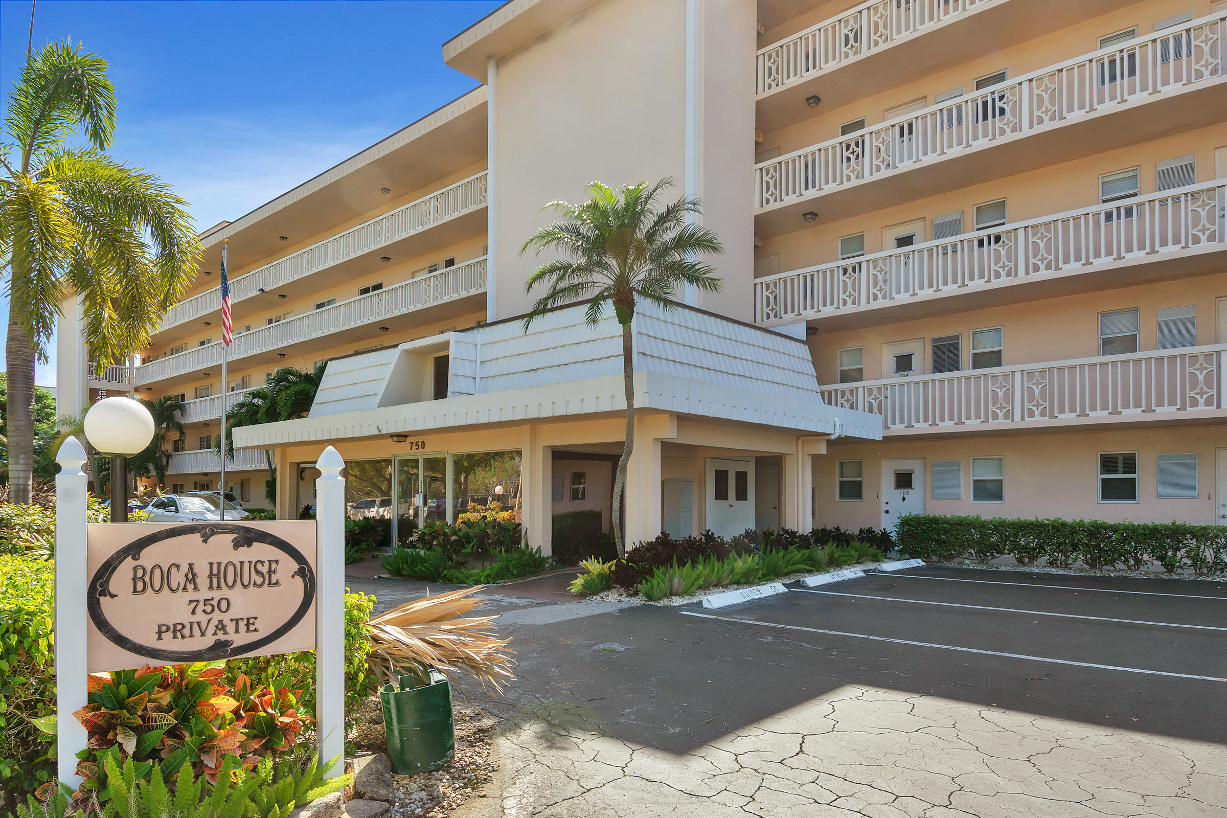 750 Northeast Spanish River Boulevard, Unit 404 Boca Raton, FL 33431 - Photo 14 of 17 750 NE Spanish River Blvd #404. - 01