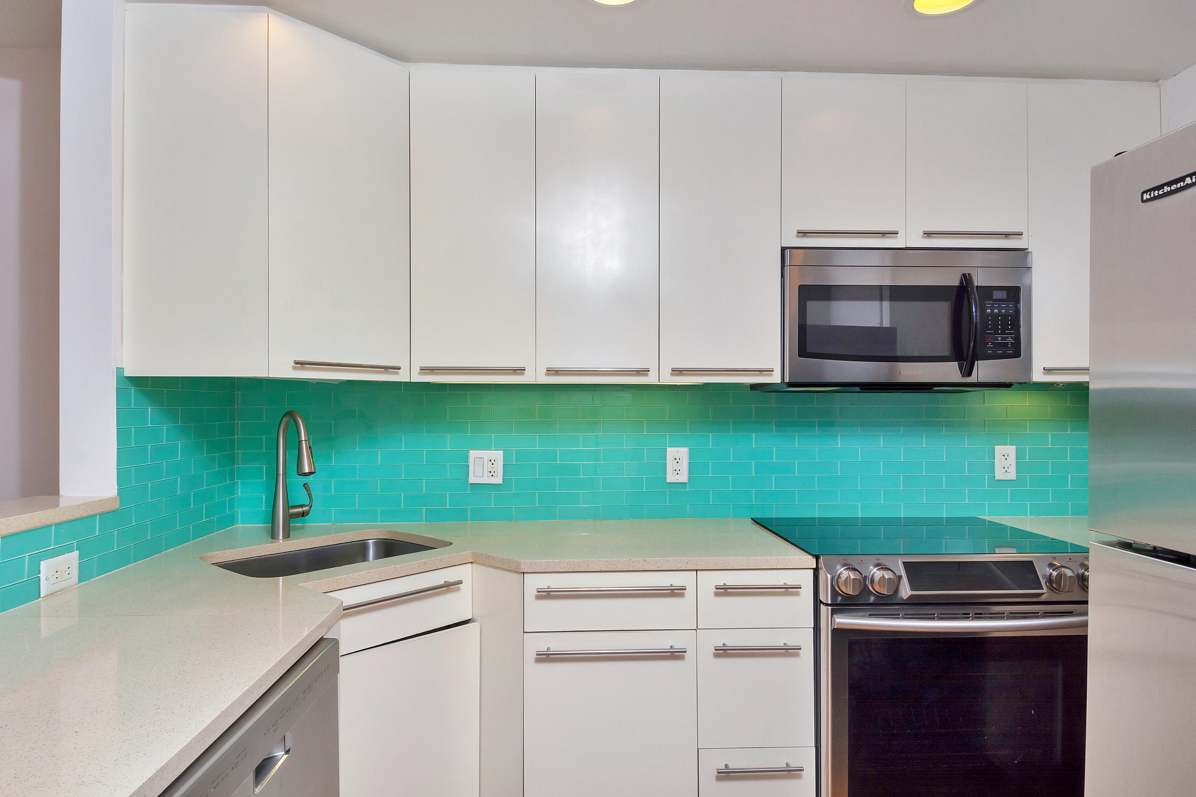 750 Northeast Spanish River Boulevard, Unit 404 Boca Raton, FL 33431 - Photo 5 of 17 750 NE Spanish River Blvd #404. - 26