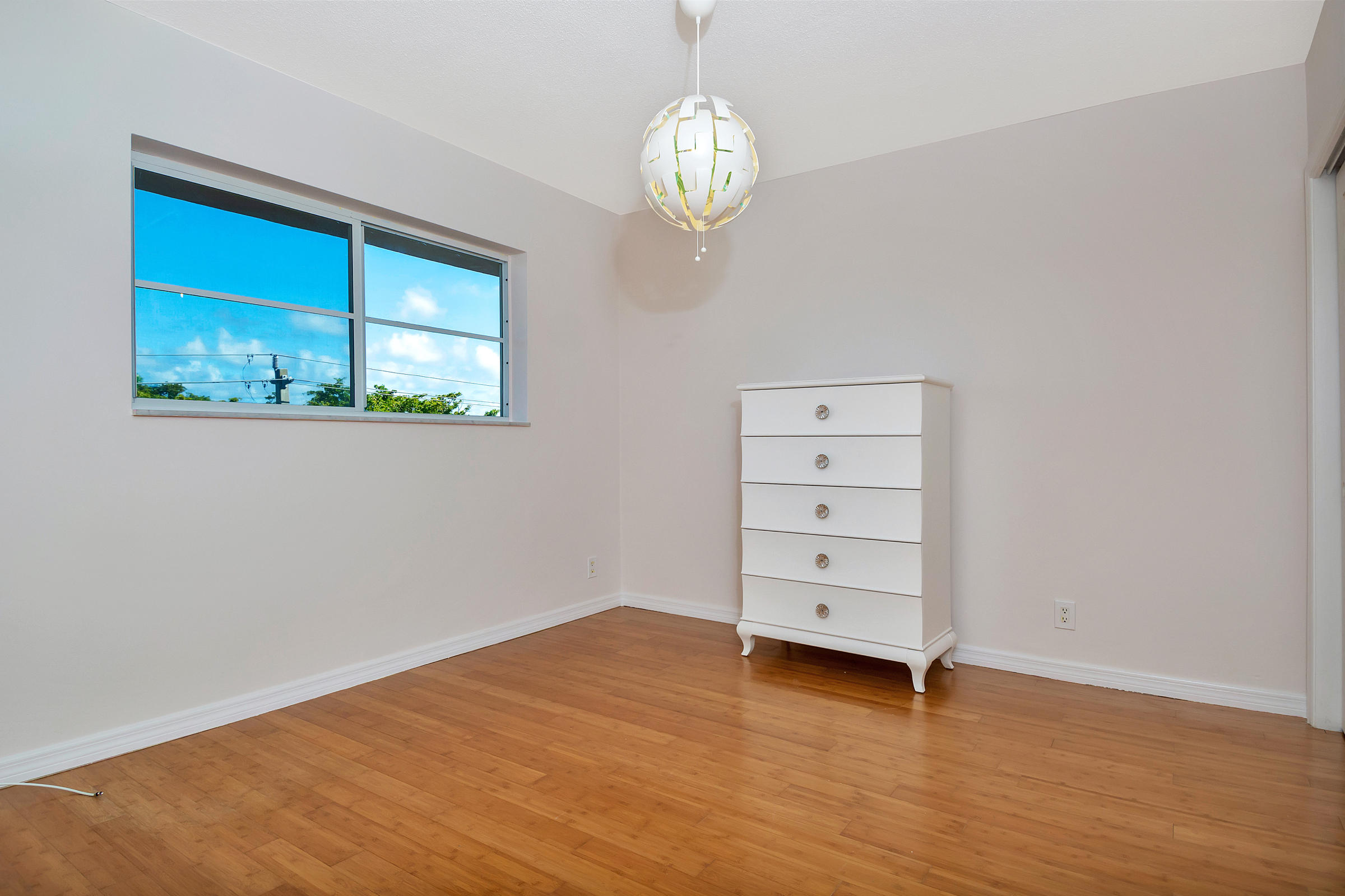 750 Northeast Spanish River Boulevard, Unit 404 Boca Raton, FL 33431 - Photo 9 of 17 750 NE Spanish River Blvd #404. - 37