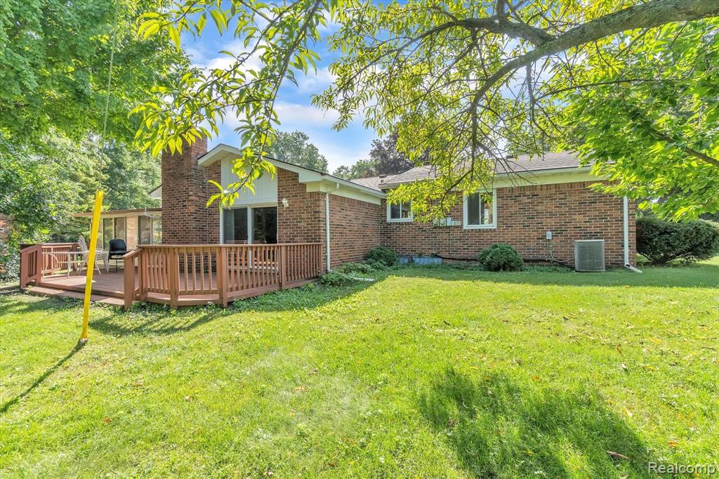29537 Fox Grove Road Farmington Hills, MI 48334 - Photo 29 of 37