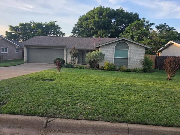 $295,000 | 608 Shelmar Drive, Euless, TX 76039