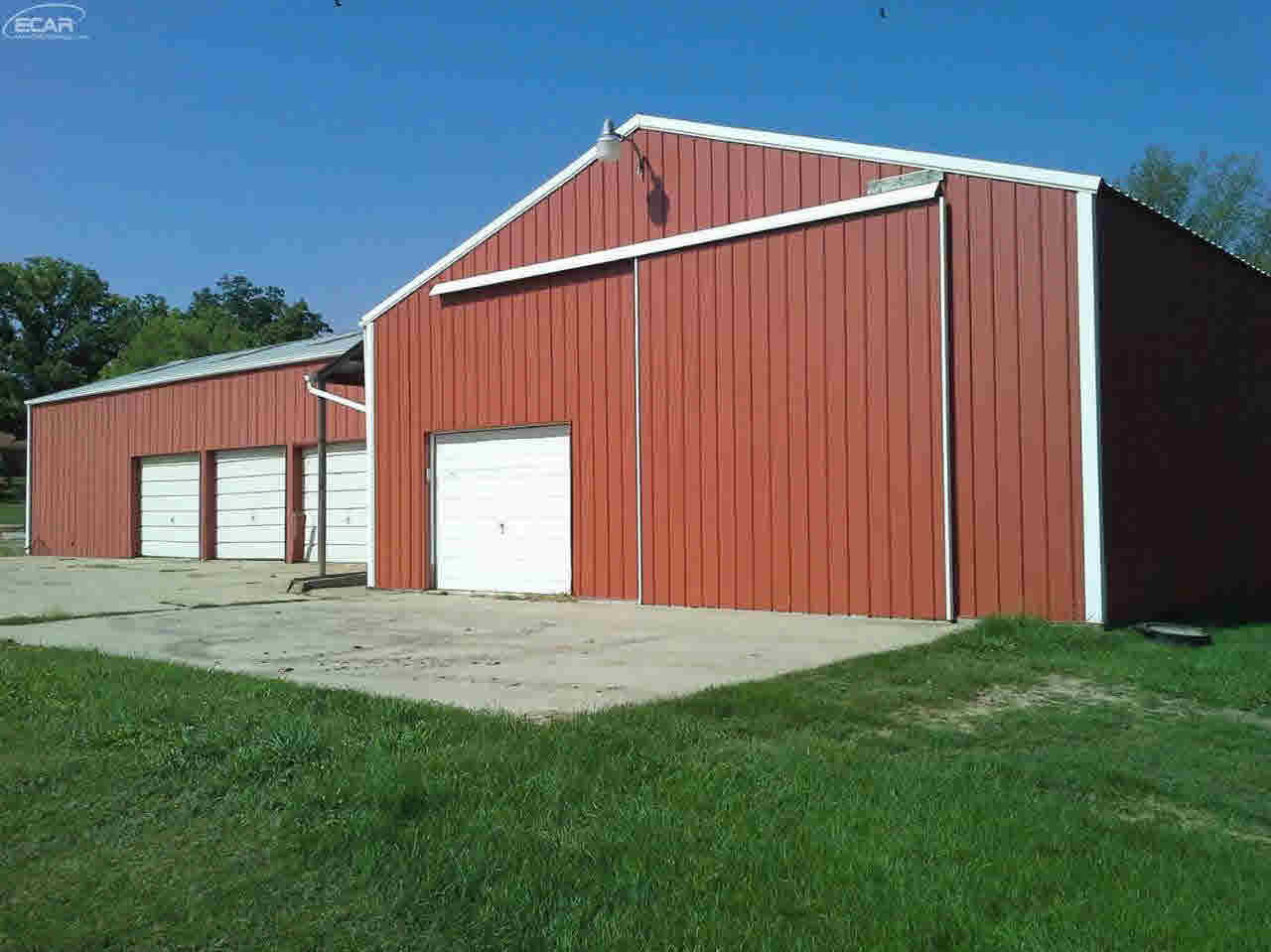 9215 Hogan Road Fenton, MI 48430 - Photo 17 of 19 21198420-16.JPG