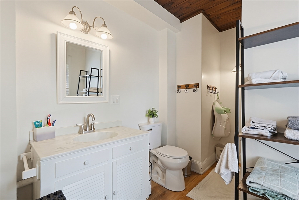 97 Middle Road Acushnet, MA 02743 - Photo 12 of 39