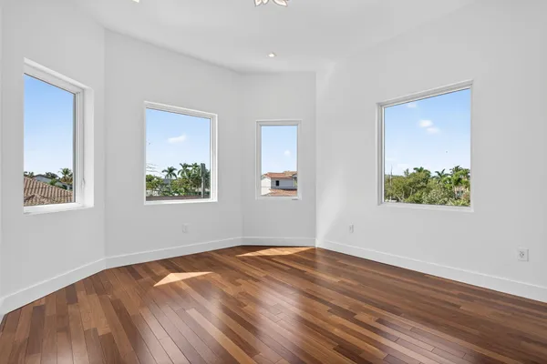 $5,699,000 | 2641 Northeast 48th Street, Lighthouse Point, FL 33064