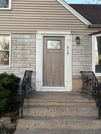 $399,000 | 619 North Edgewood Avenue, Lombard, IL 60148