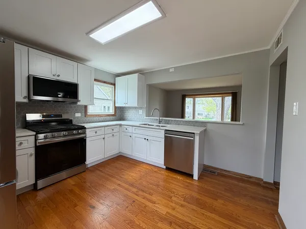 $399,000 | 619 North Edgewood Avenue, Lombard, IL 60148