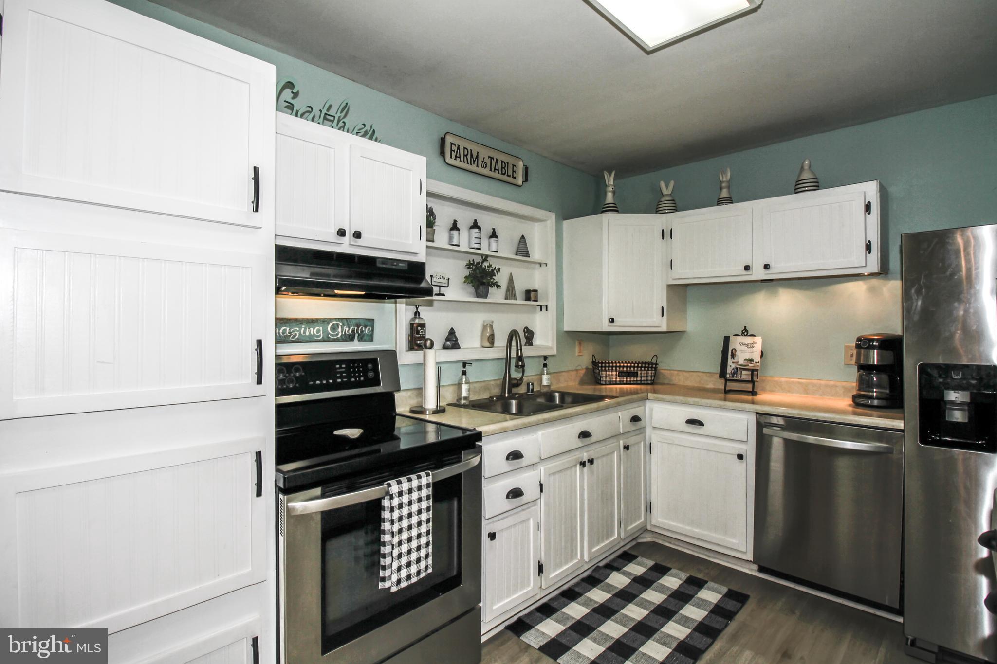 8147 Elizabeth Road Pasadena, MD 21122 - Photo 5 of 23 Kitchen