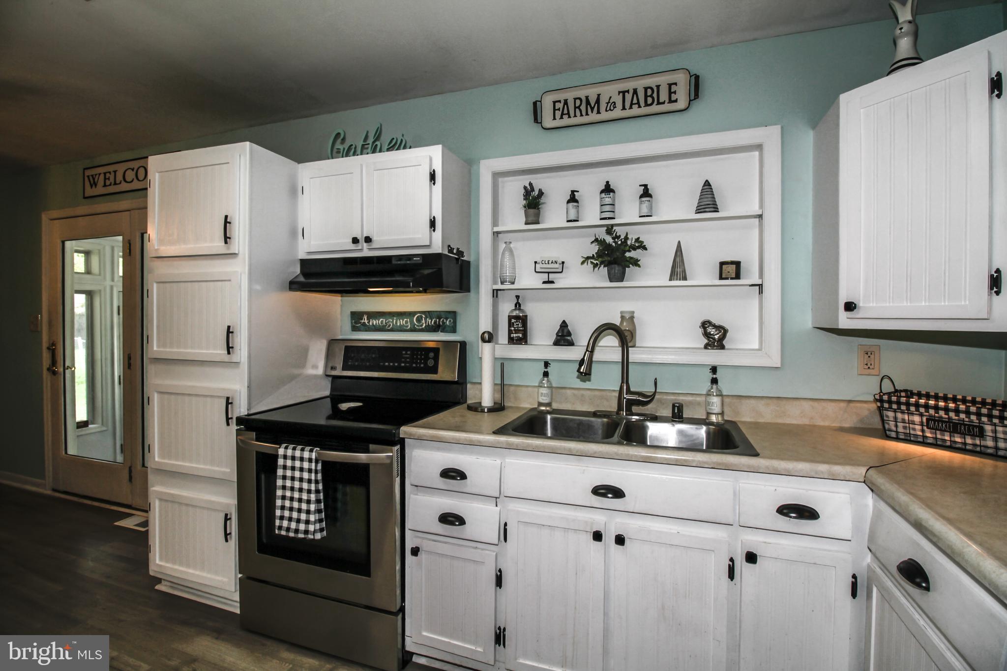 8147 Elizabeth Road Pasadena, MD 21122 - Photo 6 of 23 Kitchen