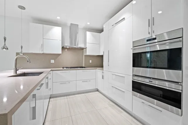 $1,999,995 | 240 Shore Court, Lauderdale-by-the-Sea, FL 33308