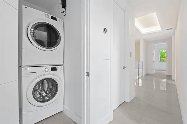 $1,999,995 | 240 Shore Court, Lauderdale-by-the-Sea, FL 33308