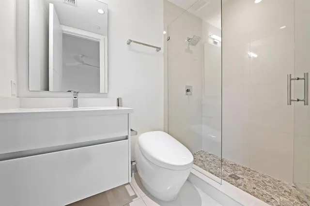 $1,999,995 | 240 Shore Court, Lauderdale-by-the-Sea, FL 33308