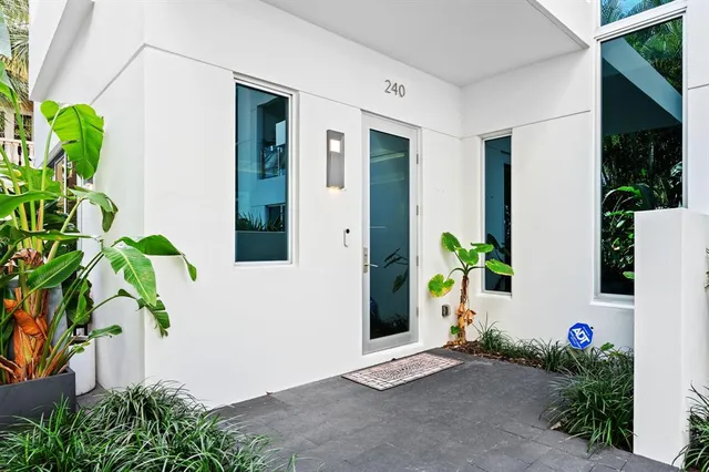 $1,999,995 | 240 Shore Court, Lauderdale-by-the-Sea, FL 33308