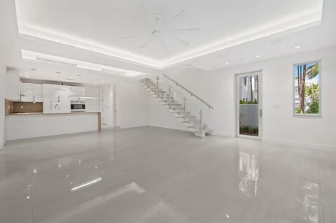 a view of livingroom with hardwood