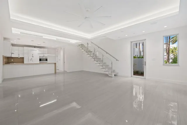 $1,999,995 | 240 Shore Court, Lauderdale-by-the-Sea, FL 33308