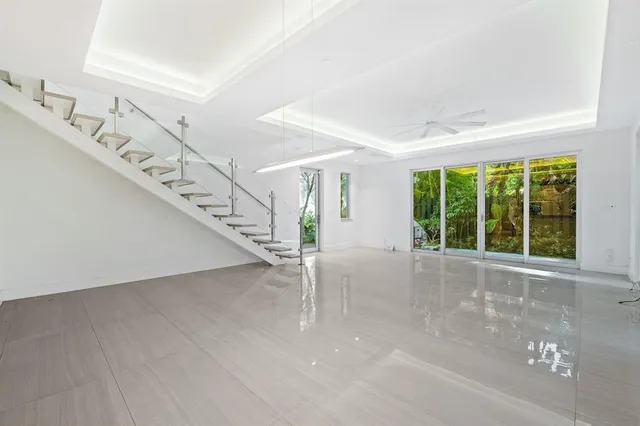 $1,999,995 | 240 Shore Court, Lauderdale-by-the-Sea, FL 33308