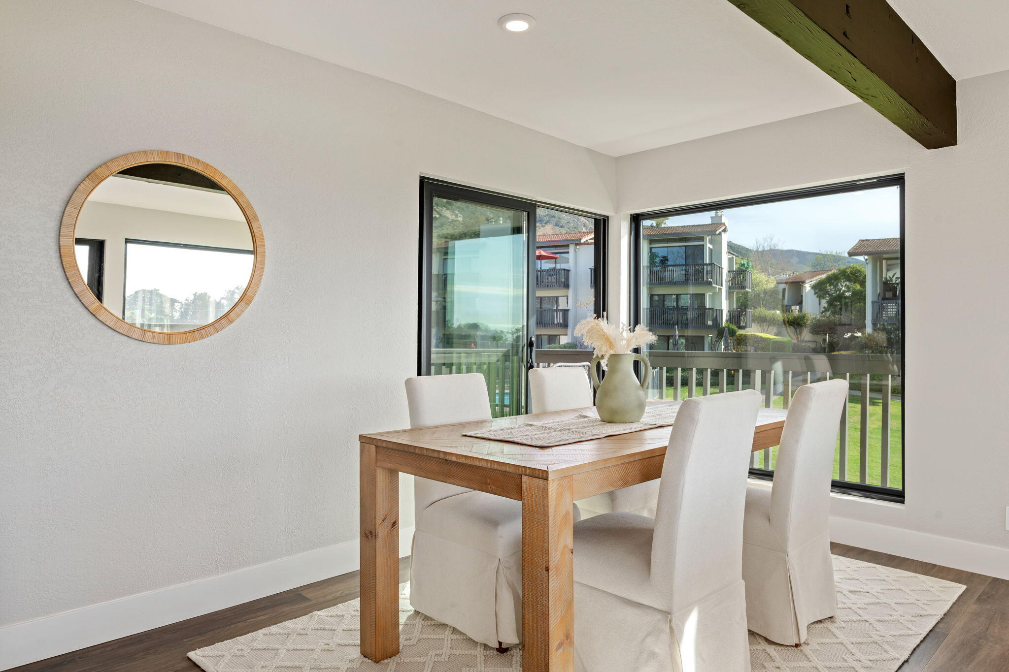 3375 Foothill Road, Unit 921 Carpinteria, CA 93013 - Photo 5 of 18 Dining Area