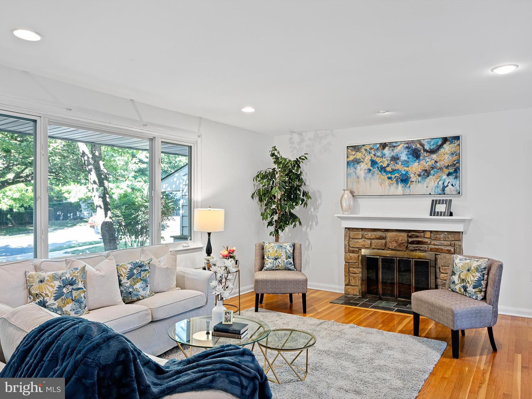 2407 Oakmere Road Wilmington, DE 19810 - Photo 4 of 26 Living Room
14x20