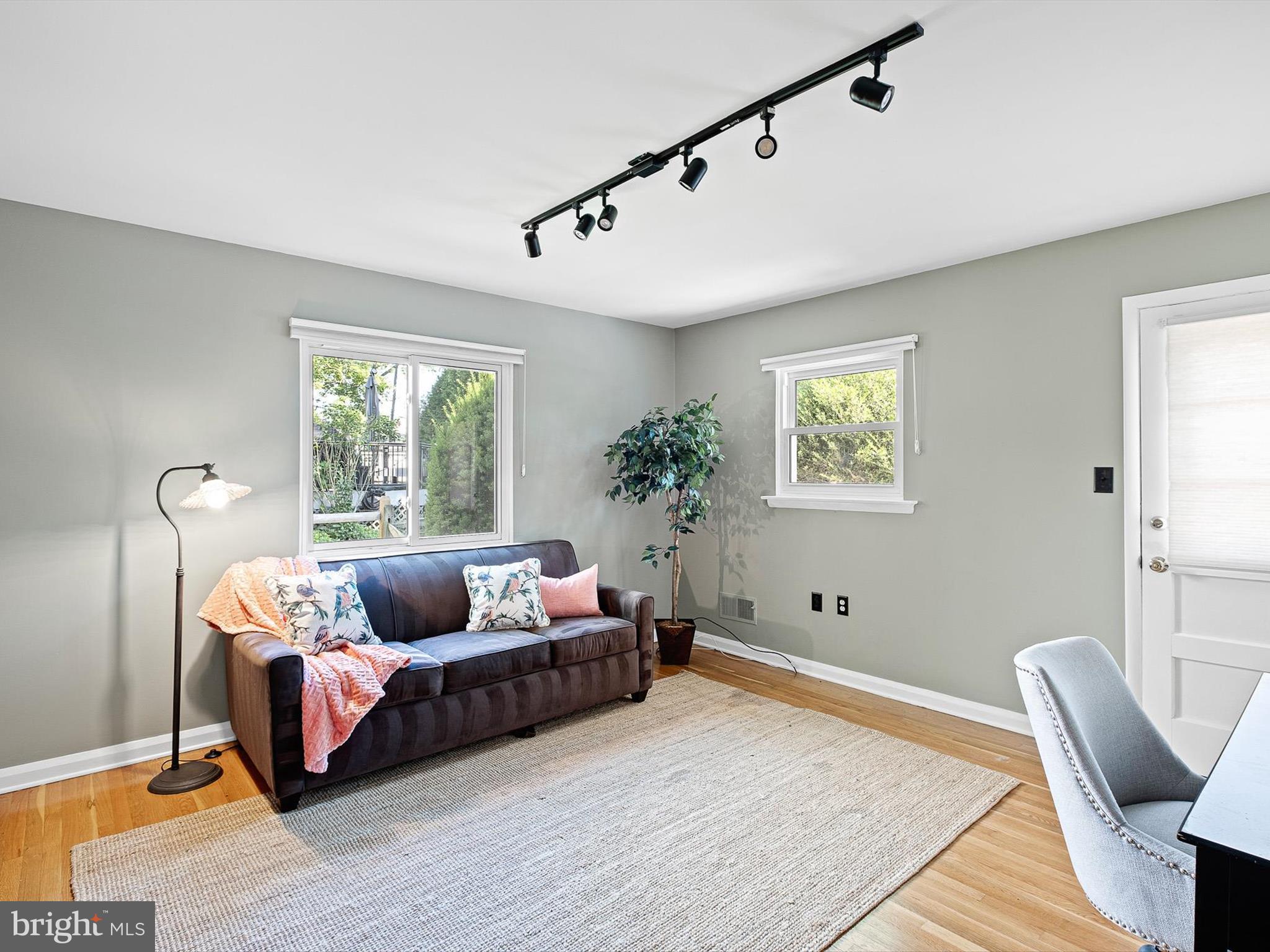 2407 Oakmere Road Wilmington, DE 19810 - Photo 8 of 26 Office/Family Room
13x14