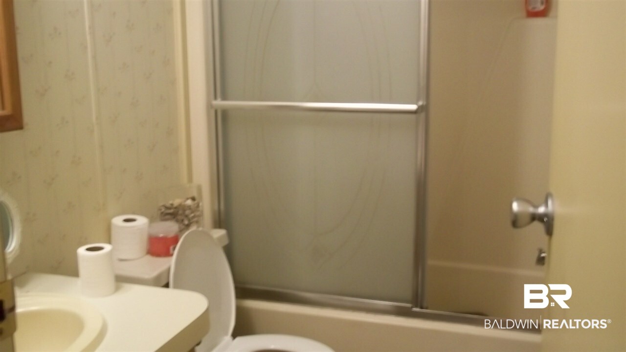 1651 Del Rey Drive Lillian, AL 36549 - Photo 12 of 12 second bath