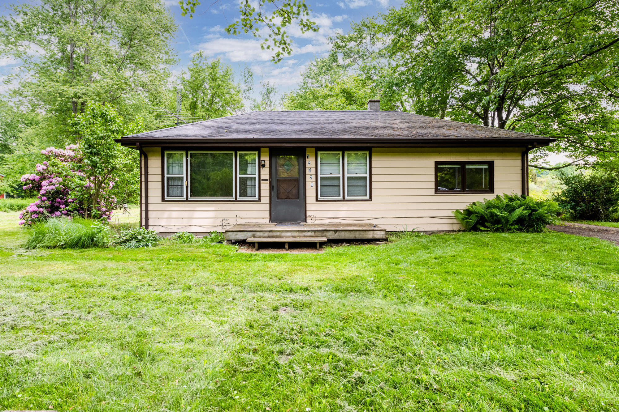 12829 California Road Sawyer, MI 49125 - Photo 1 of 19 California-101