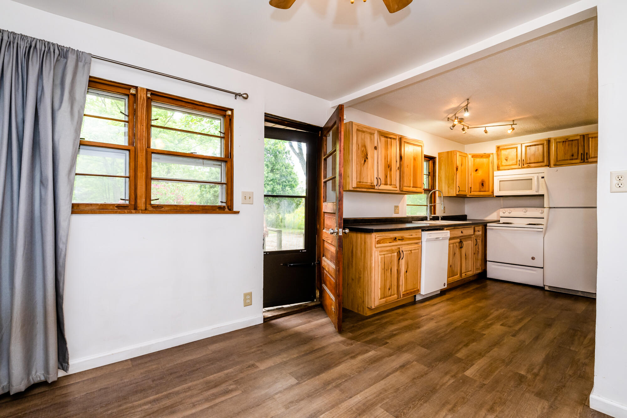12829 California Road Sawyer, MI 49125 - Photo 5 of 19 California-105