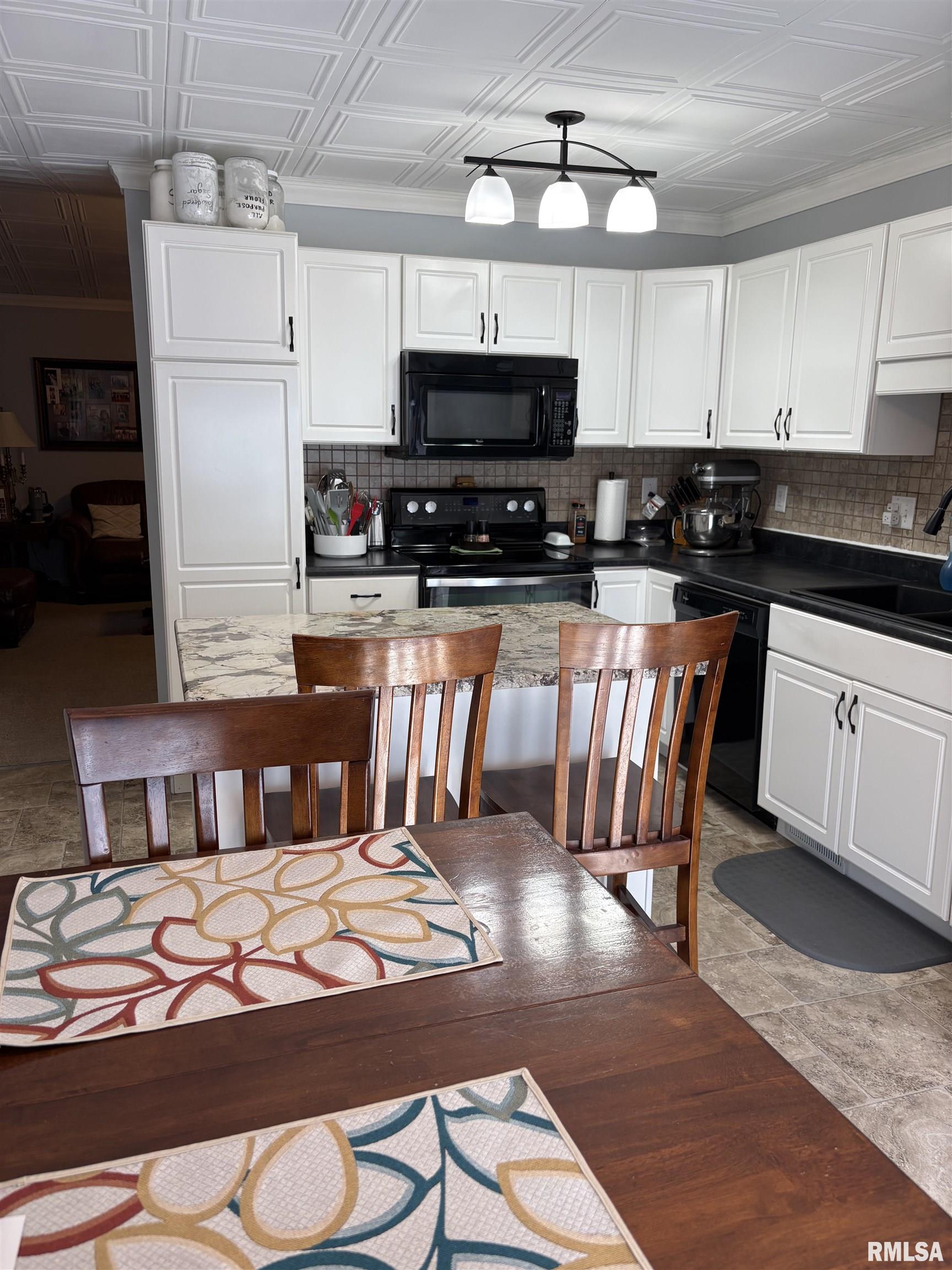 128 Volare Lane Springfield, IL 62703 - Photo 11 of 15