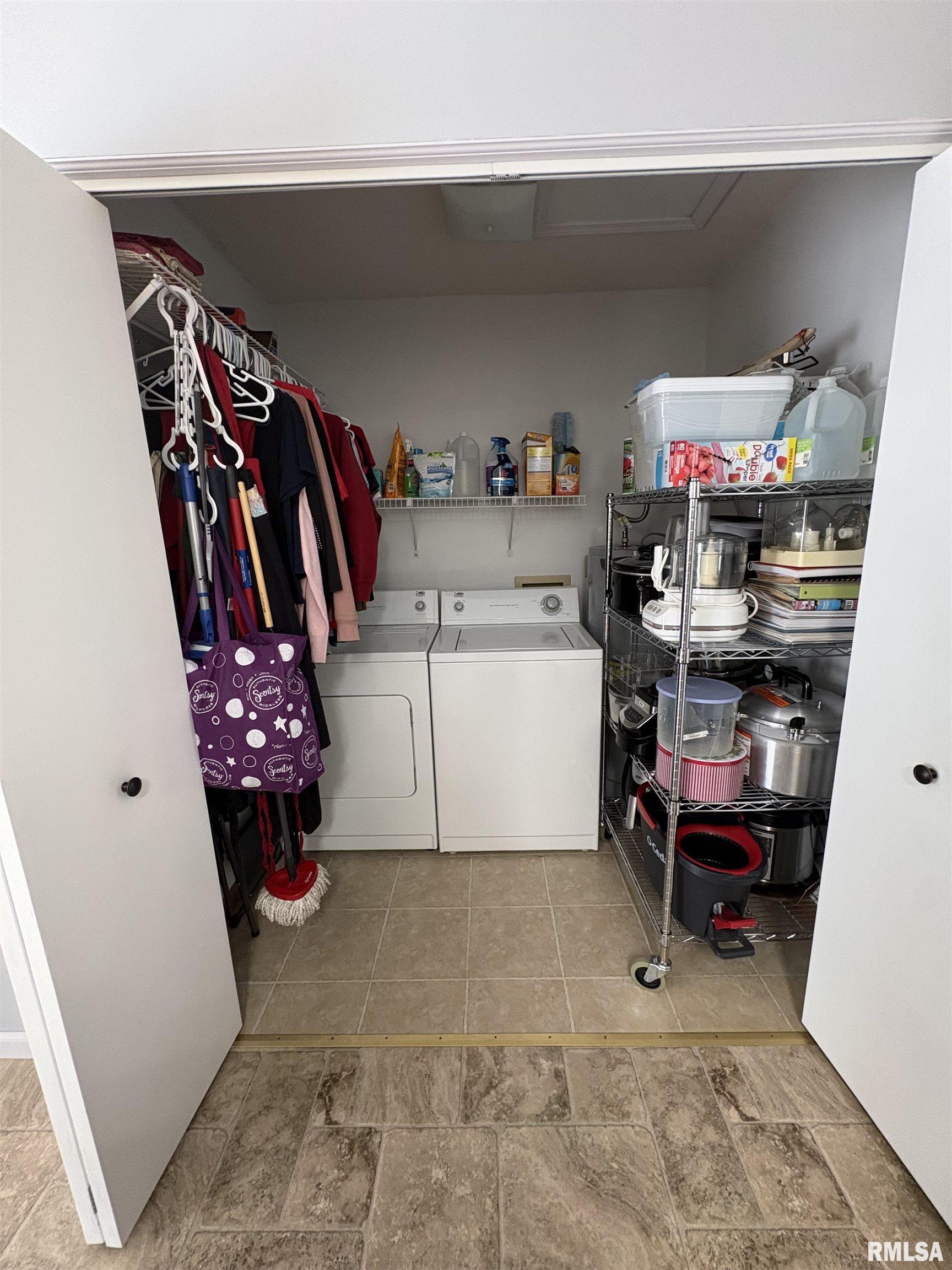 128 Volare Lane Springfield, IL 62703 - Photo 10 of 15