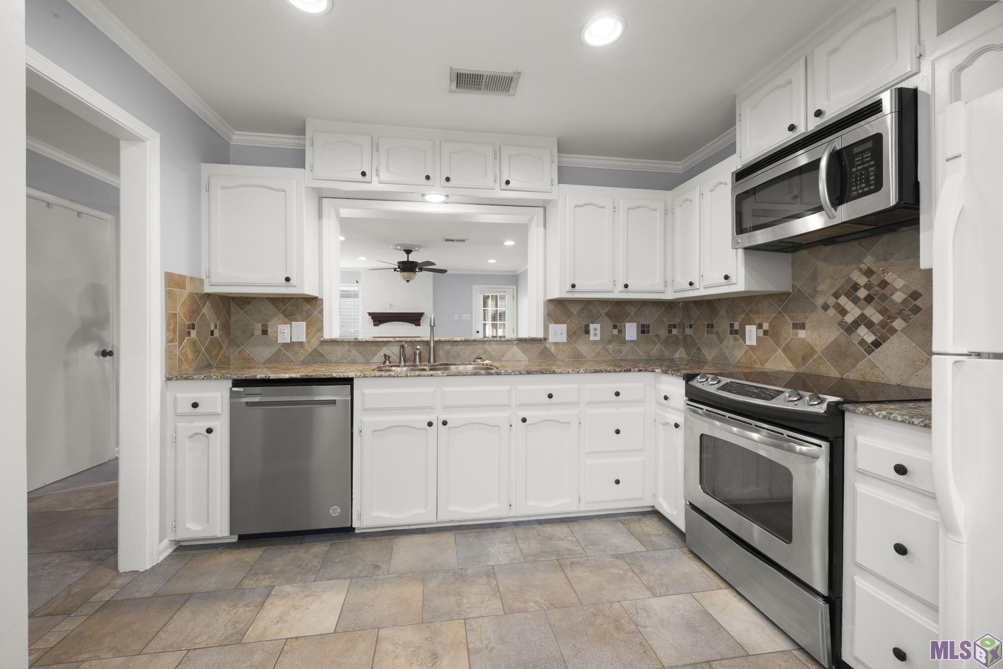 9817 Siegen Lane Baton Rouge, LA 70810 - Photo 4 of 19