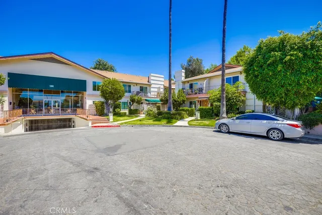 $425,000 | 1354 Shadow Lane, Unit 102, Fullerton, CA 92831