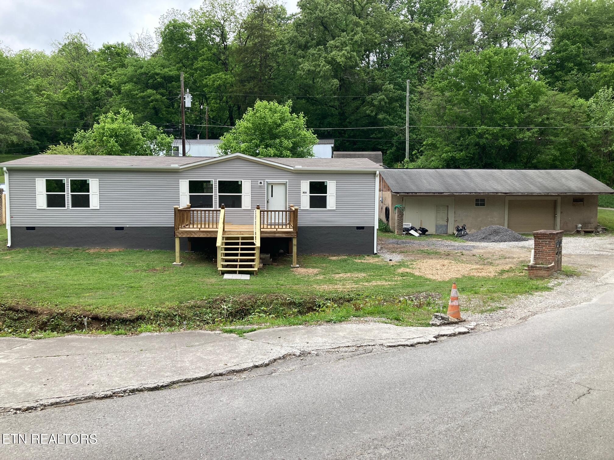 826 Pop Hollow Road Clinton, TN 37716 - Photo 2 of 3 IMG_7625
