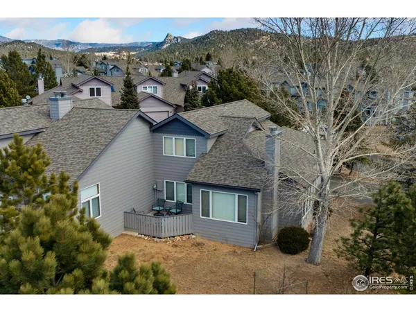 a house view with a outdoor space