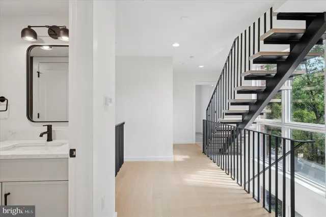 $1,250,000 | 600 Brenna Walk, Philadelphia, PA 19123