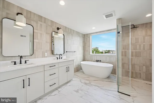 $1,250,000 | 600 Brenna Walk, Philadelphia, PA 19123