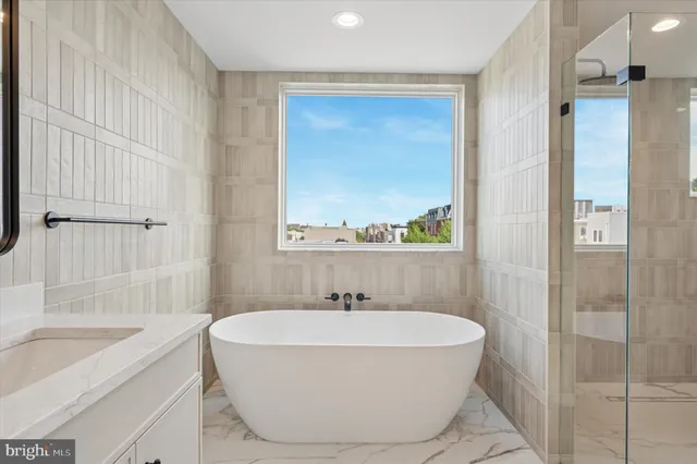 $1,250,000 | 600 Brenna Walk, Philadelphia, PA 19123