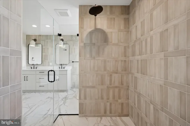 $1,250,000 | 600 Brenna Walk, Philadelphia, PA 19123