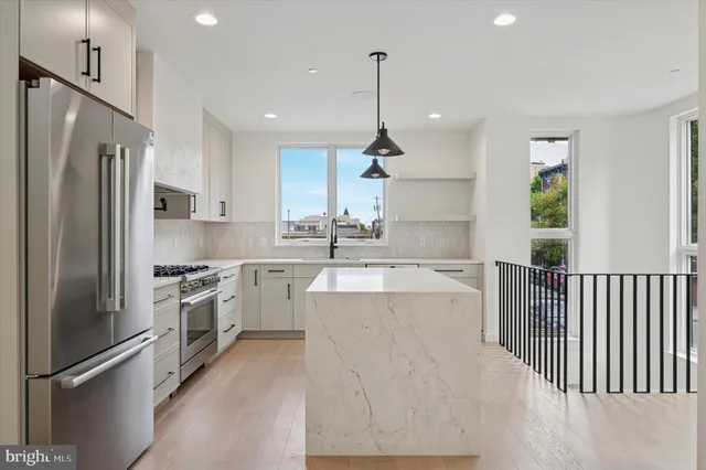 $1,250,000 | 600 Brenna Walk, Philadelphia, PA 19123