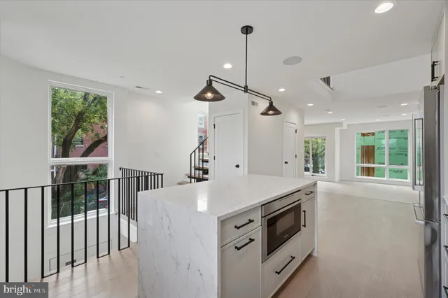 $1,250,000 | 600 Brenna Walk, Philadelphia, PA 19123