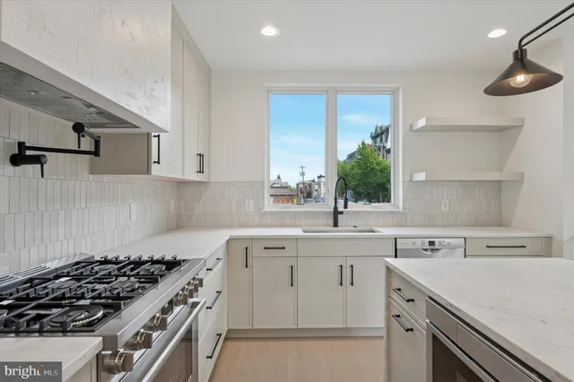 $1,250,000 | 600 Brenna Walk, Philadelphia, PA 19123