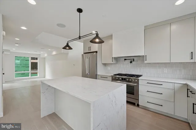 $1,250,000 | 600 Brenna Walk, Philadelphia, PA 19123