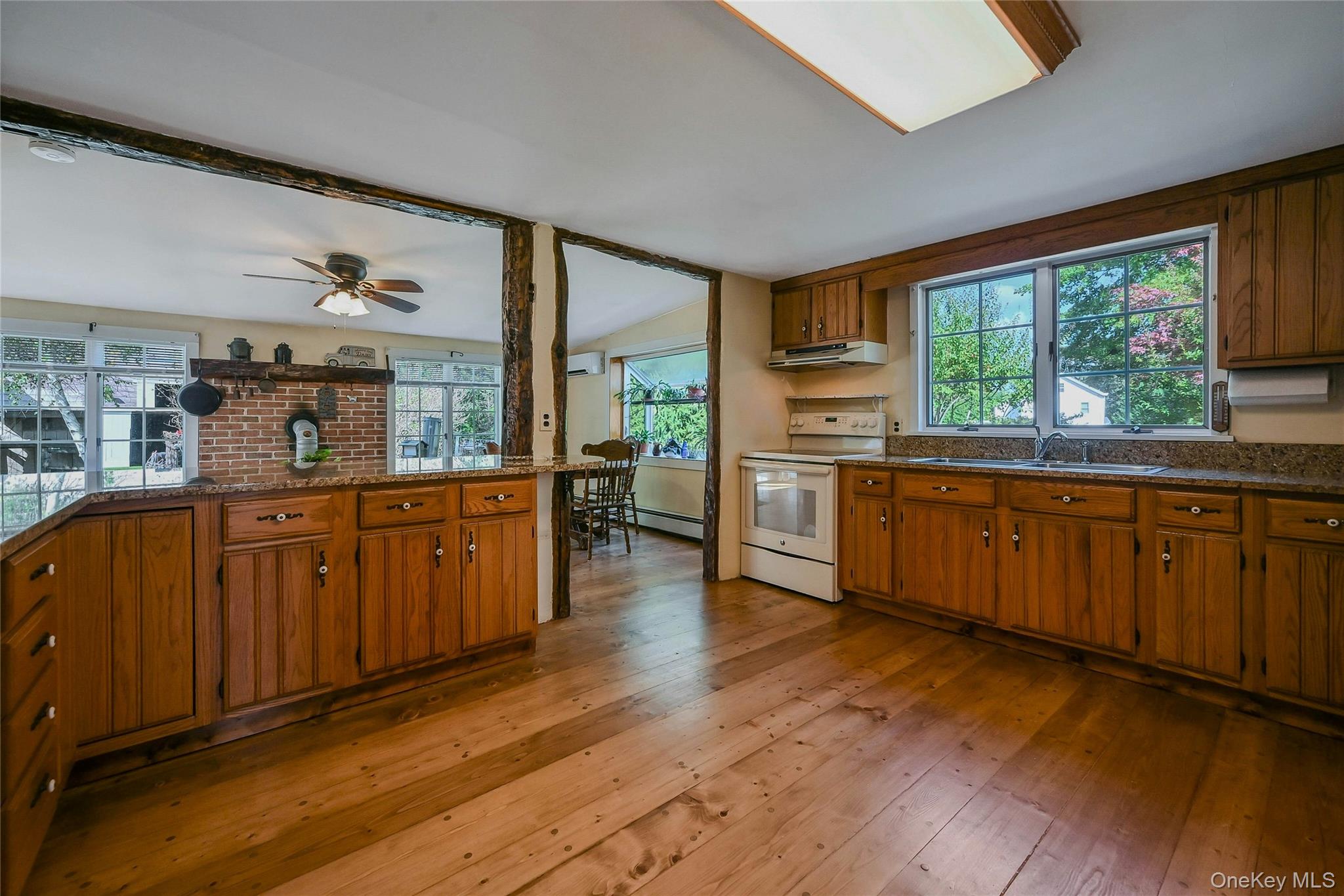 147 North Country Road Mount Sinai, NY 11766 - Photo 4 of 16 Granite counters