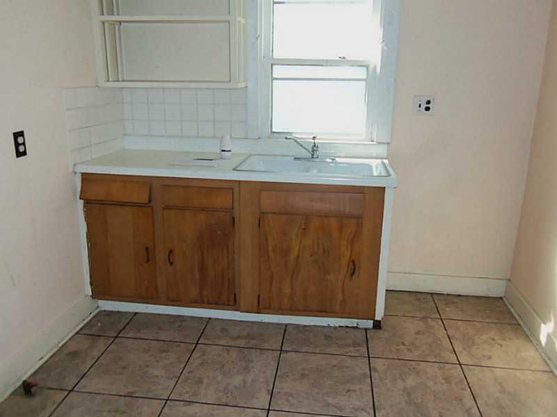 705 East Cecil Street Springfield, OH 45503 - Photo 5 of 15